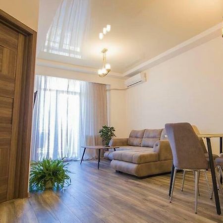 Tikas Home Апартаменты Tbilisi Luaran gambar